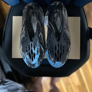 Yeezy foam RNR size 10